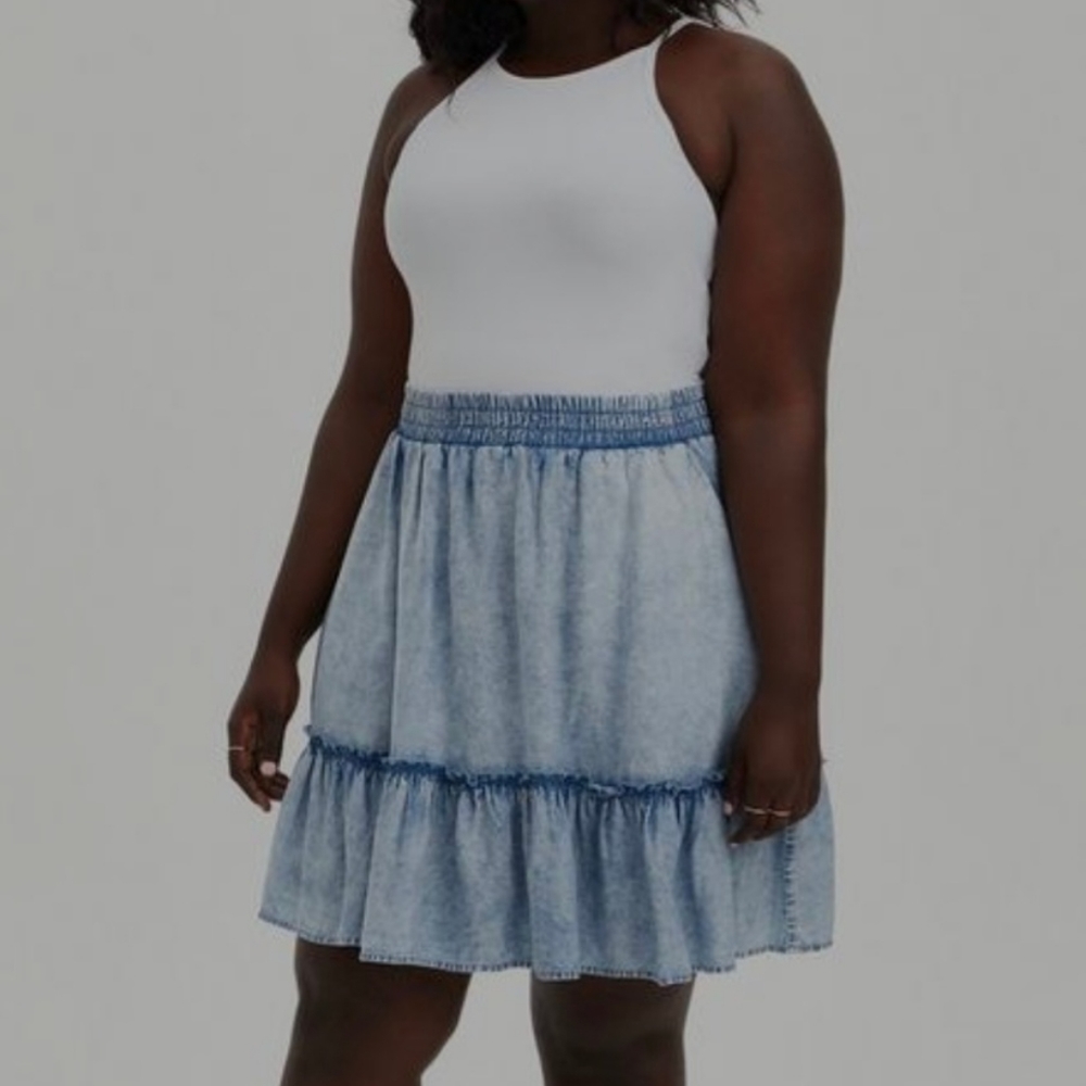 TORRID☆Mini Chambray Ruffle Hem Skirt